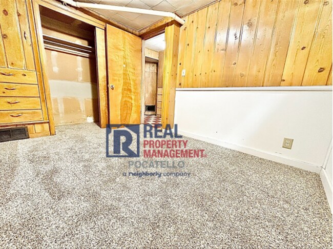 Building Photo - 651-655 W Lander