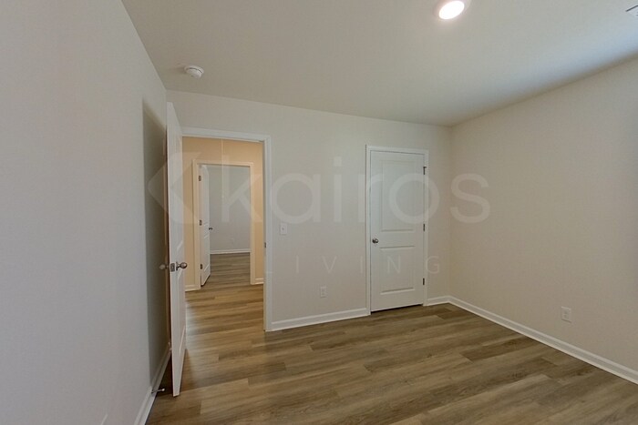 Building Photo - 122 Inez Ave