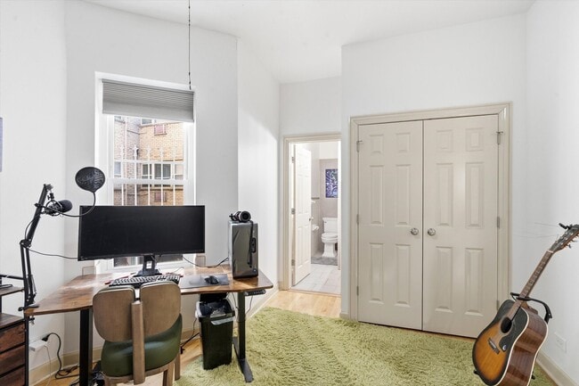 Building Photo - 5739 N Winthrop Ave