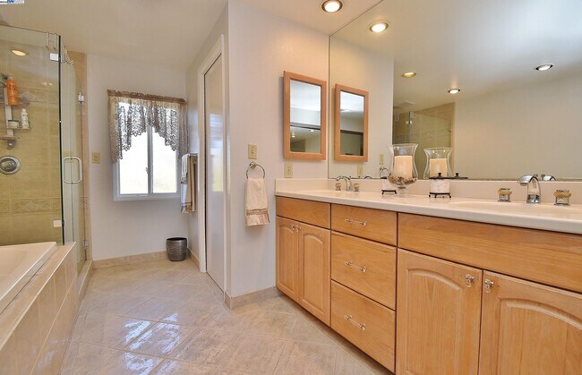 Building Photo - 204 Cypress Hills Ct