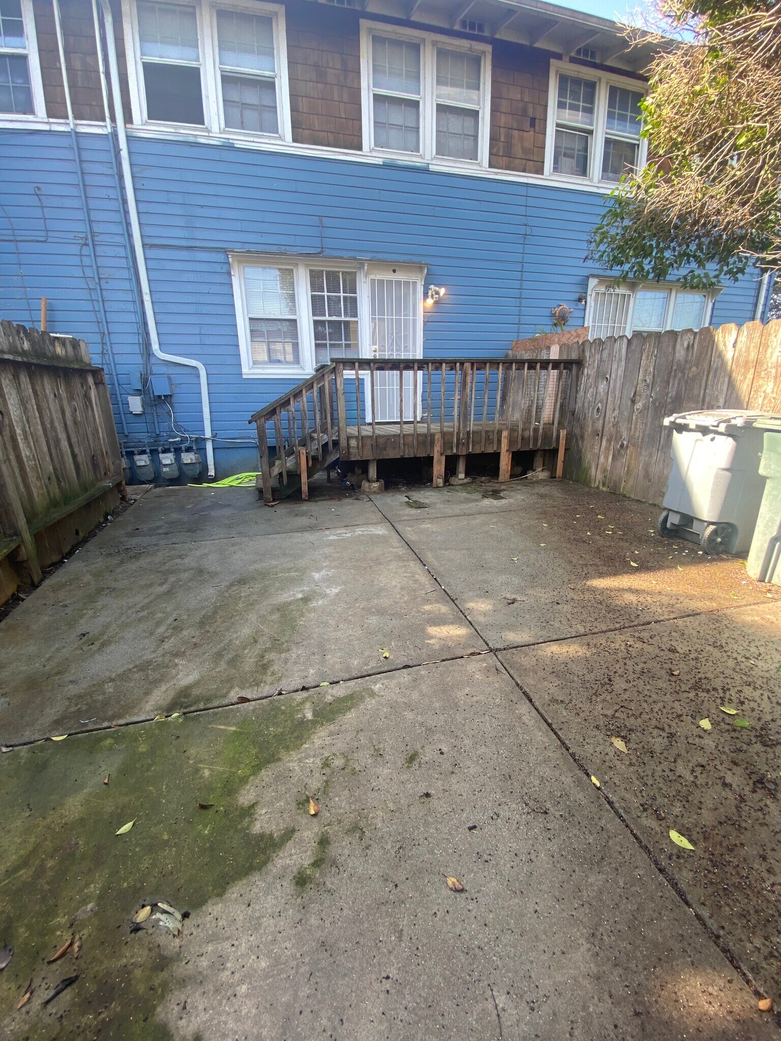 Building Photo - 44 Werden St