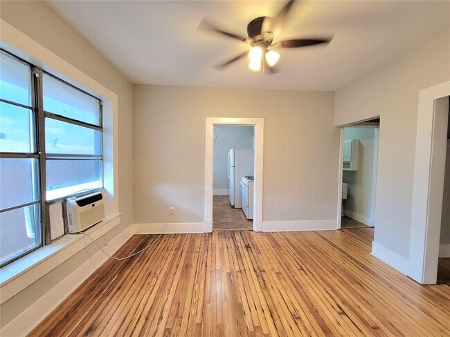 Building Photo - 2111 Freeman St