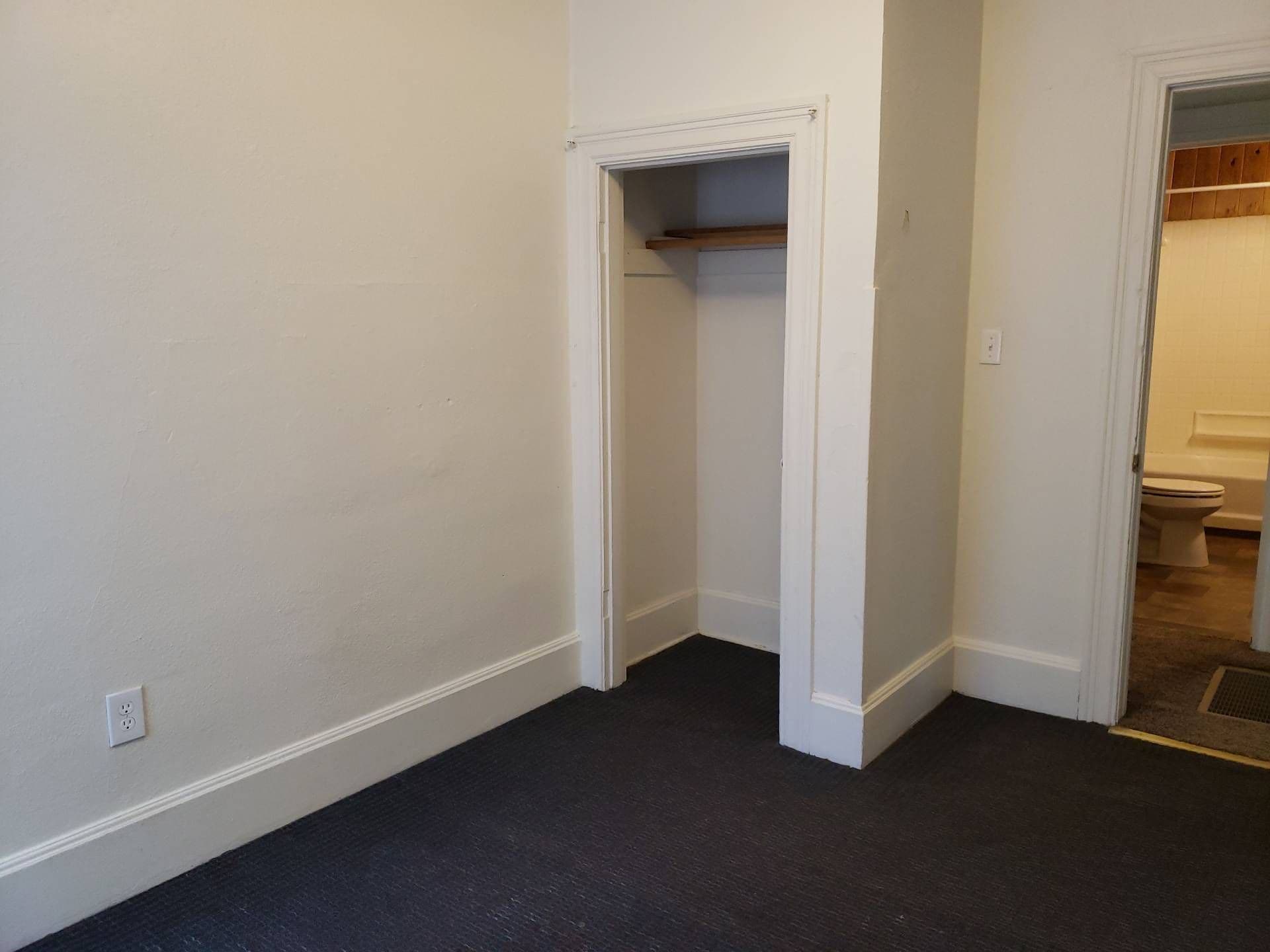 Building Photo - 515 NE Kamiaken St