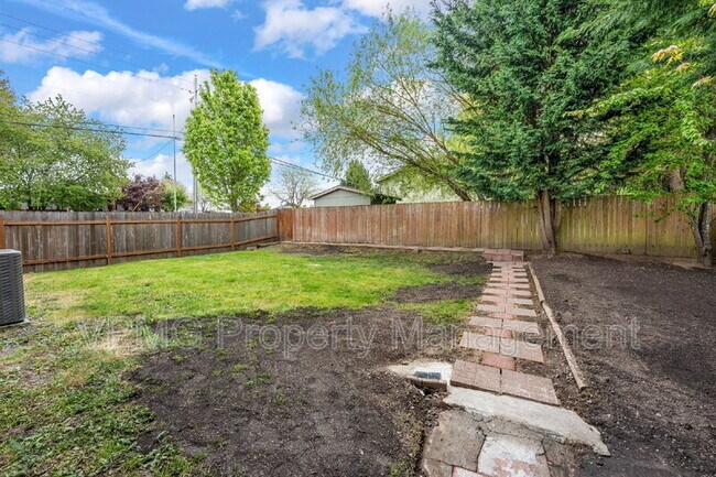 Building Photo - 16704 NE 29th Ave