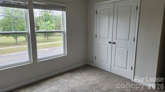 Building Photo - 14320 Moss Rd