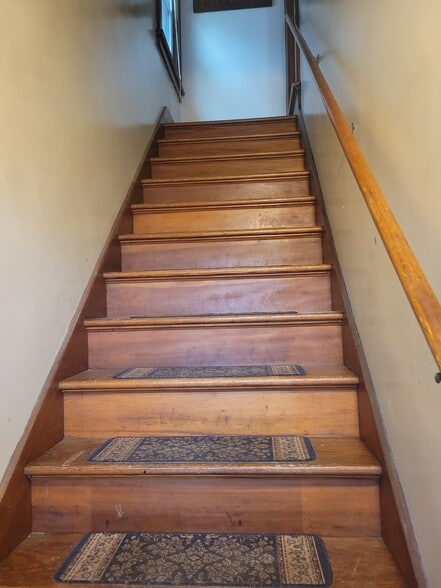 Front Main ENtrance - 467 Maplewood Ave