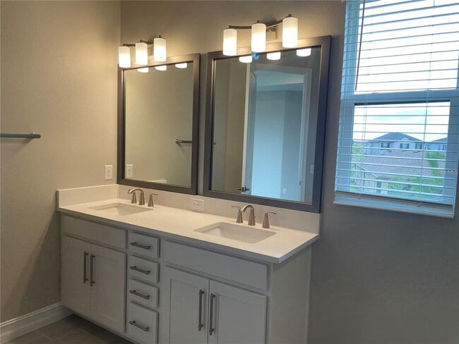 Building Photo - 4580 Almada Ln