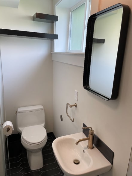 Building Photo - 6113 39th Ave S