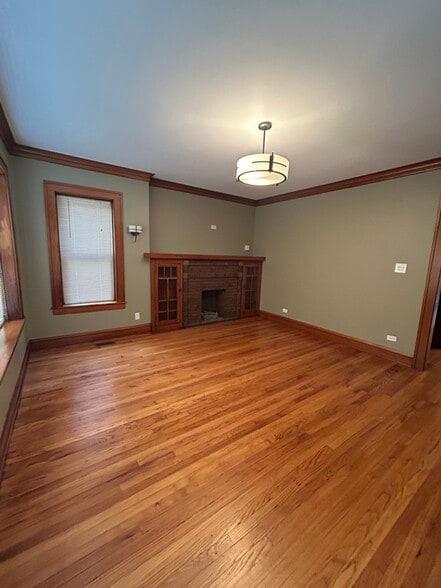 Building Photo - 3227 N Albany Ave