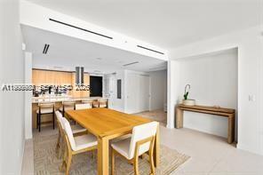 Building Photo - 9901 W Bay Harbor Dr