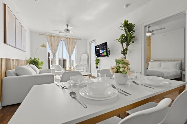 Building Photo - 5250 Town and Country Blvd