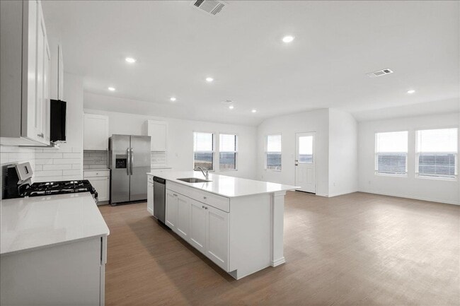 Building Photo - 212 Seven Seas Dr