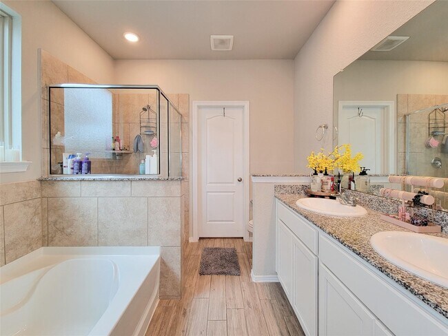 Building Photo - 24811 Crimson Pine Dr