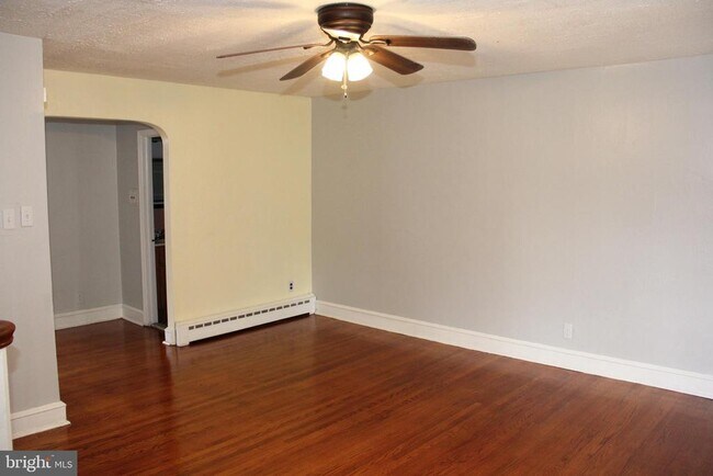 Building Photo - 4983 Whitaker Ave