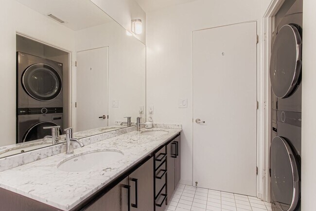 Building Photo - or Rent – Award-Winning Lair Hill Architec...