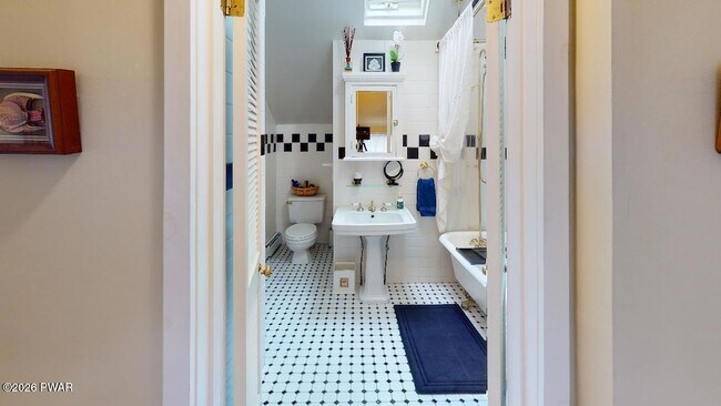 Building Photo - 144 Sawkill Ave