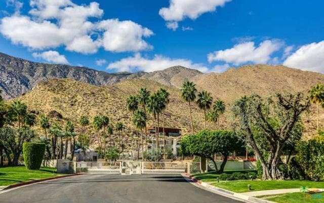 Building Photo - 2600 S Palm Canyon Dr