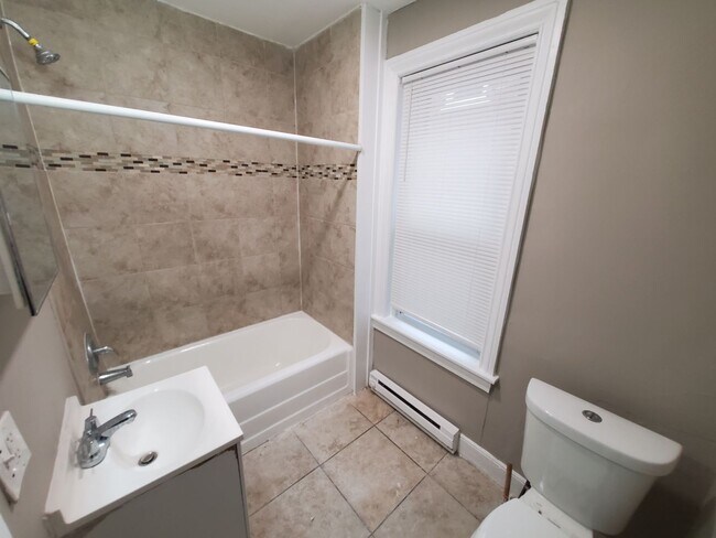 Building Photo - 209 N Eighth St