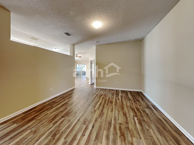 Building Photo - 2570 Blackstone Ct