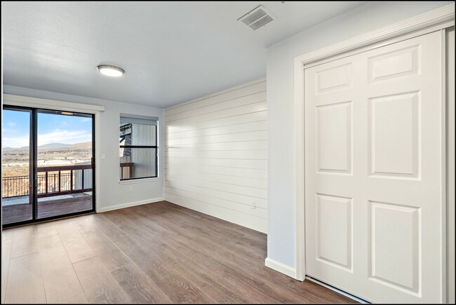 Building Photo - EAST2746