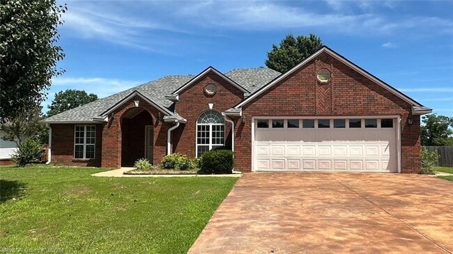 Building Photo - 3140 Eagle Dr