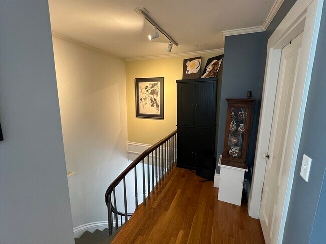 Building Photo - 15 Orchard St