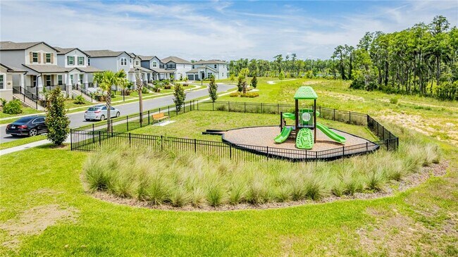 Building Photo - 12144 Stoneleigh Aly