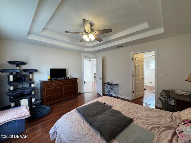 Building Photo - 252 Fountain Lake Blvd