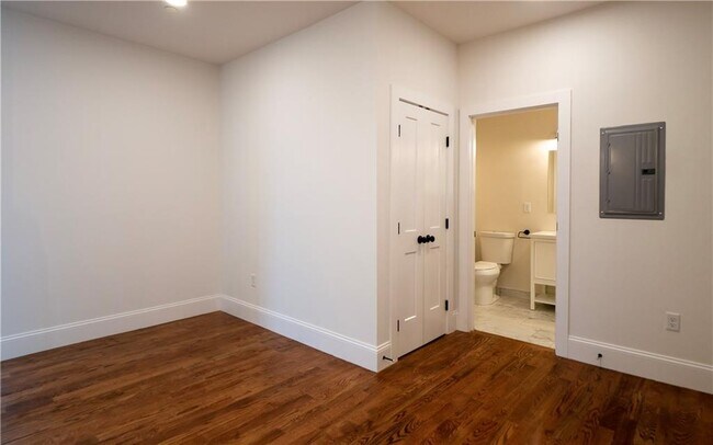 Building Photo - 15 Cranston Ave