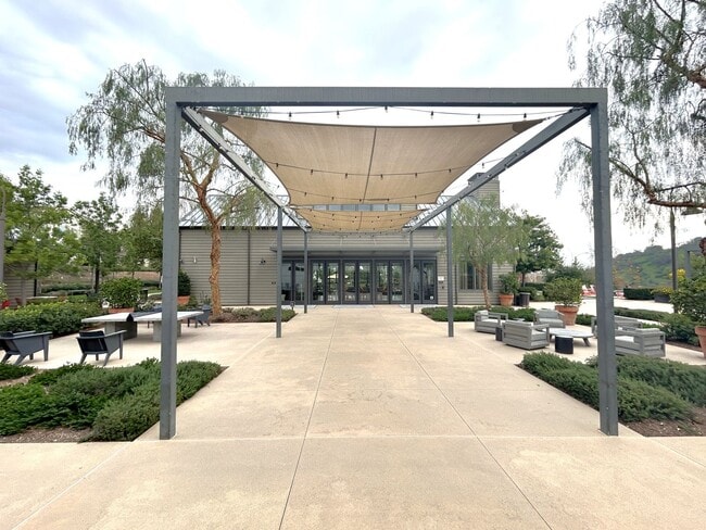 Building Photo - POWELL WAY UNIT 104 CORONA 92883  (3 BED / 2.5 BATH)