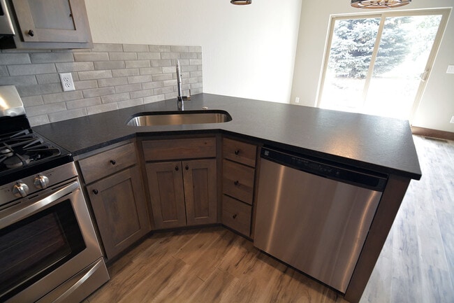 Building Photo - Luxury Condo, Center of Bozeman