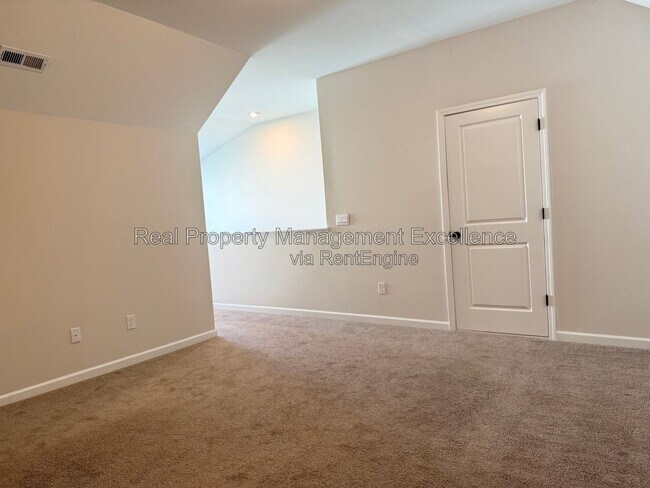Building Photo - 101 Brody Pne Wy