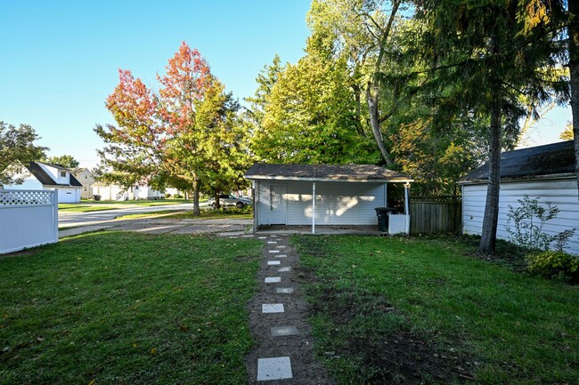 Building Photo - Cozy Home in Cleveland - Lyndhurst