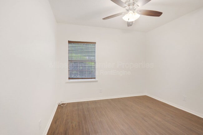 Building Photo - 1829 Ridgewood Rd