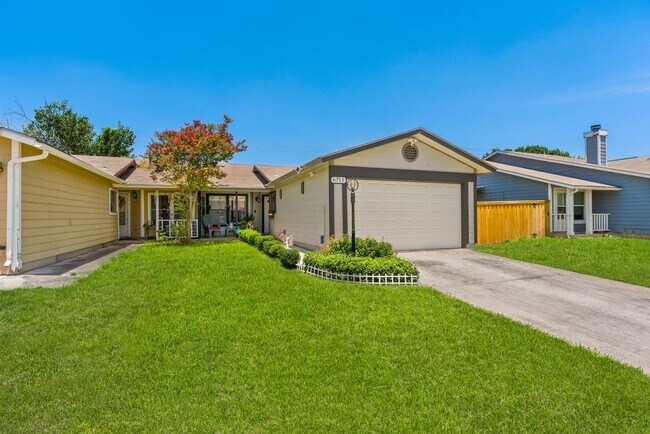 Building Photo - Charming 2-Bed Home with Garage, Fenced Yard & Private Patio in San Antonio – $1,350/mo