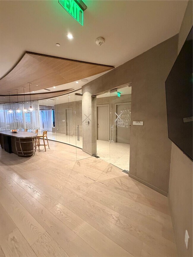 Building Photo - 1000 Brickell Plaza