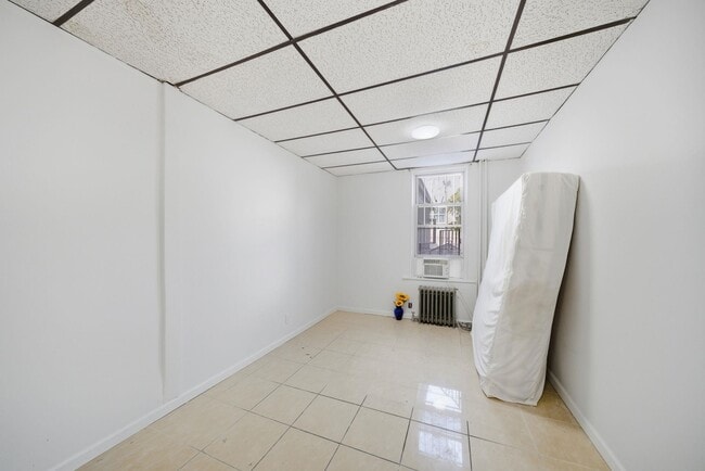 Building Photo - 222 47th St