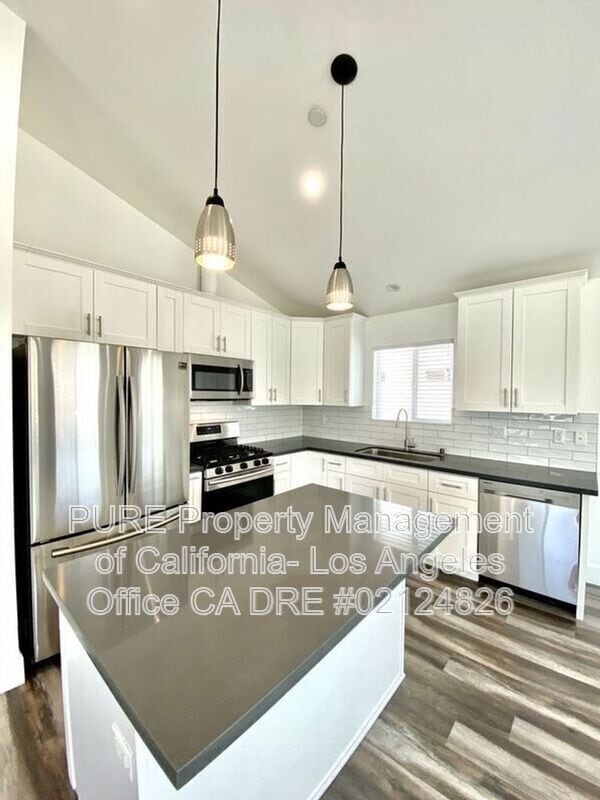 Building Photo - 6732 1/2 Irvine Avenue