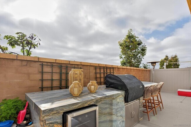 Building Photo - 1733 Artemisia Ct