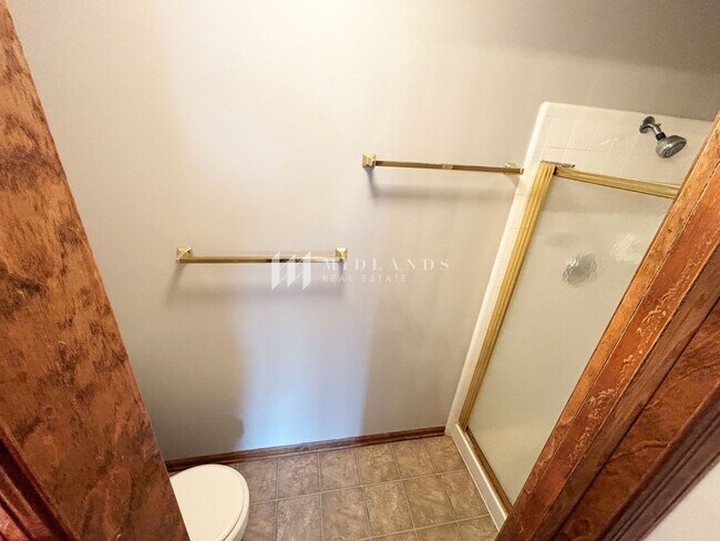 Building Photo - Bellevue Townhome