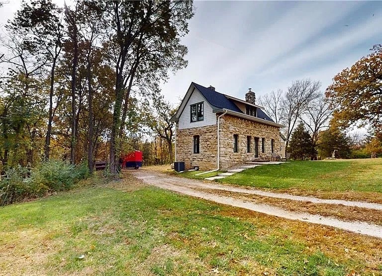 Building Photo - 3101 E 91st St