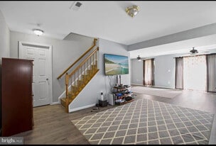 Building Photo - 138 Limestone Way