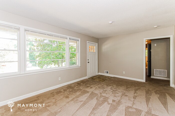 Building Photo - 4010 Pine Cone Dr