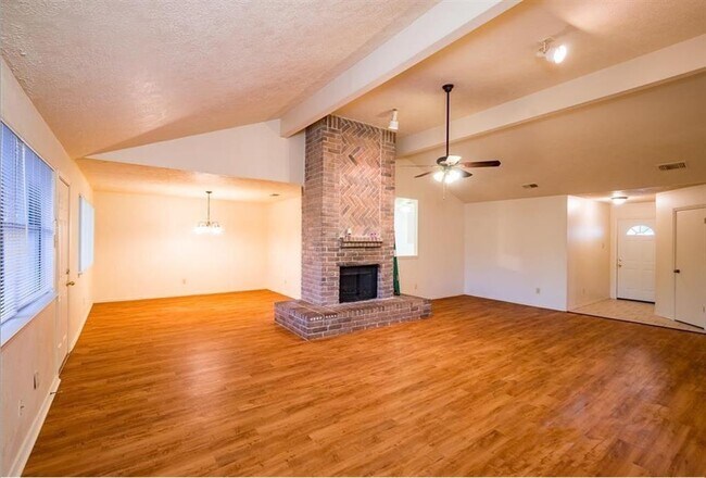 Building Photo - 21330 Golden Dove Dr