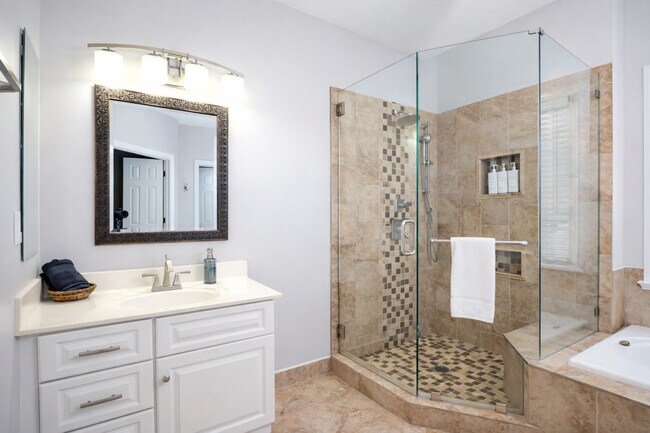 Building Photo - 10315 Rougemont Ln