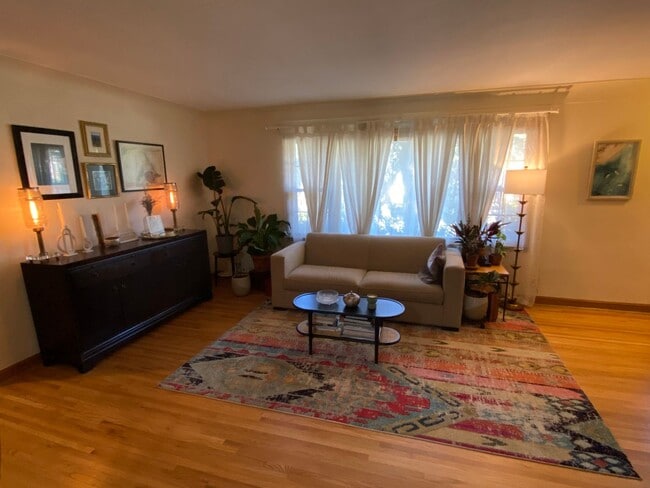 Building Photo - Charming NE Home w/ Two Car Garage