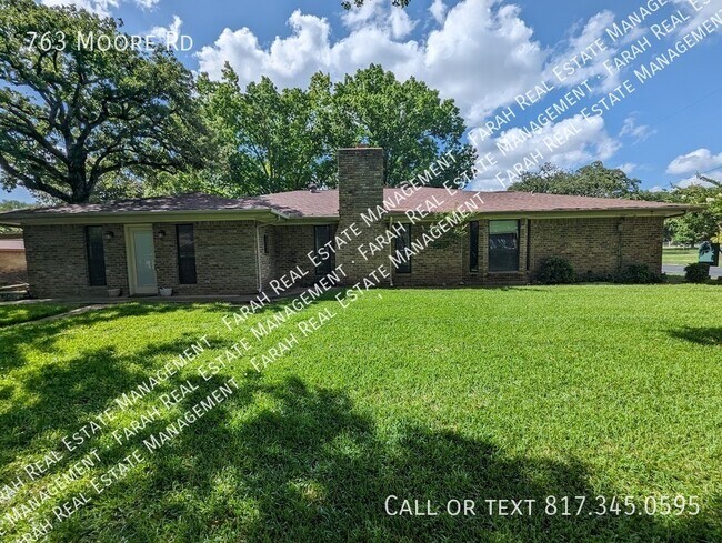 Building Photo - 763 Moore Rd