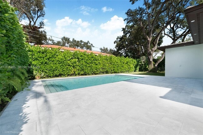 Building Photo - 1449 Cecilia Ave