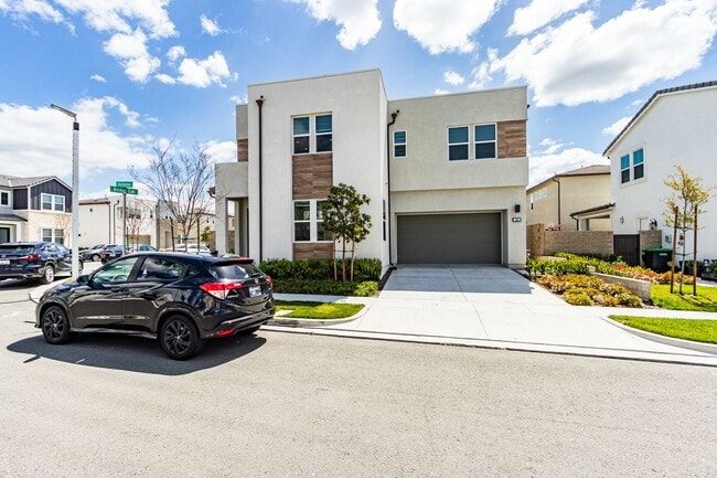 Building Photo - Incredible Fully Furnished New Home In Lak...