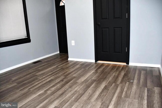 Building Photo - 5623 Walton Ave